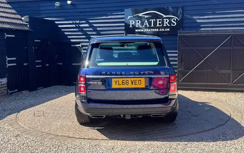 Used Land Rover Range Rover Vogue SE 404 HP (297 kW) 2020 SUV