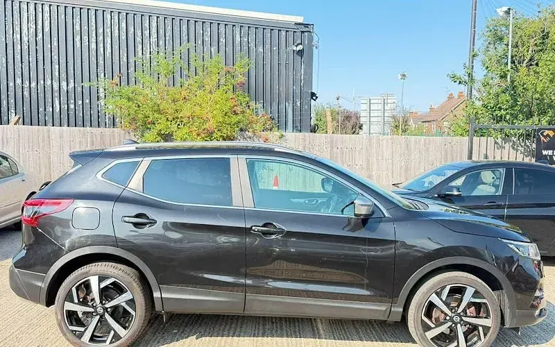 Used Nissan Qashqai S 110 HP (80 kW) 2018 Black SUV