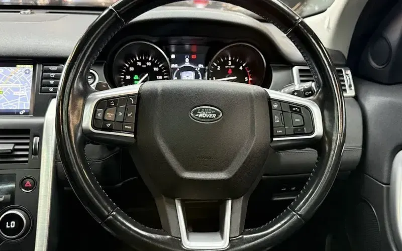 Used Land Rover Discovery Sport HSE 179 HP (131 kW) 2018 Silver SUV