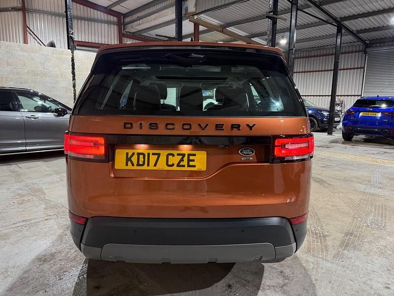 Used Land Rover Discovery 5 HSE 240 HP (176 kW) 2017 Orange SUV