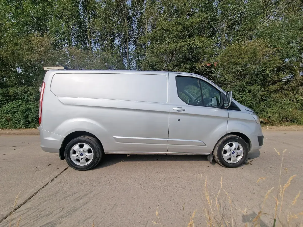 Used Ford Transit Custom Limited 125 HP (91 kW) 2016 Silver Van