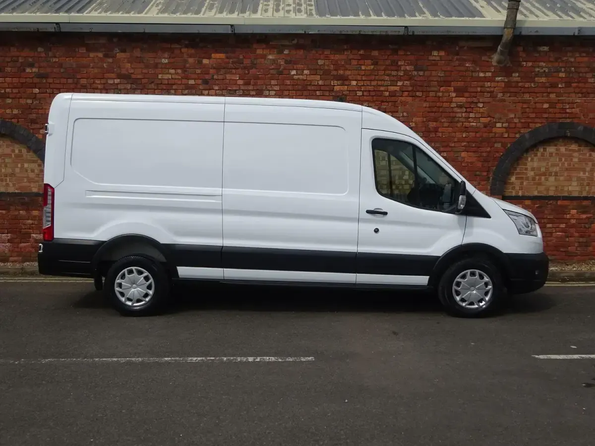 Used Ford Transit Trend 130 HP (95 kW) 2021 White Van