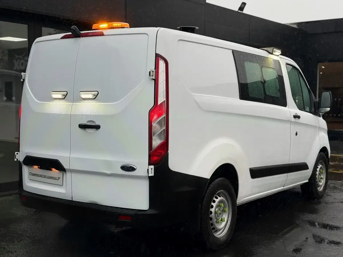 Used Ford Transit Custom 105 HP (77 kW) 2020 White Estate
