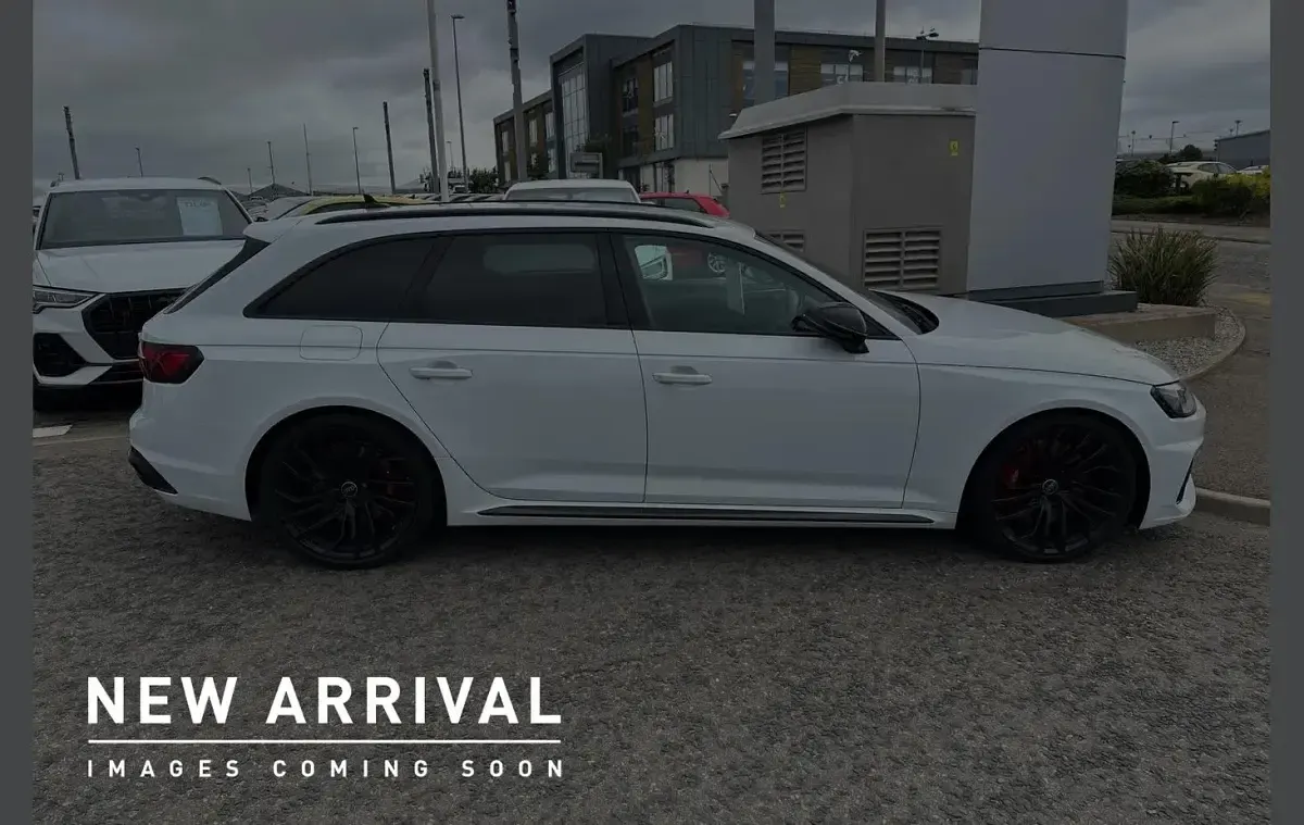 Used Audi RS4 Design 444 HP (326 kW) 2023 White Estate