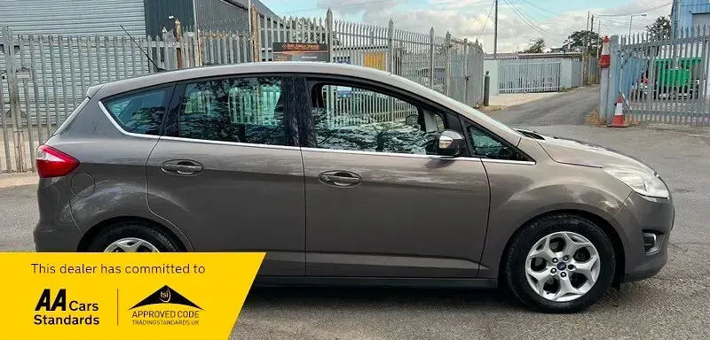 Used Ford C-MAX Zetec 105 HP (77 kW) 2014 Brown MPV