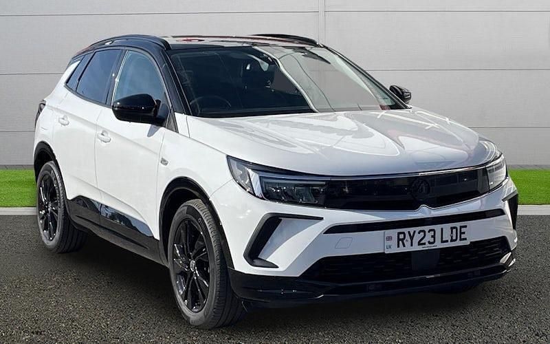 Used Vauxhall Grandland X GS Line 131 HP (96 kW) 2022 White SUV