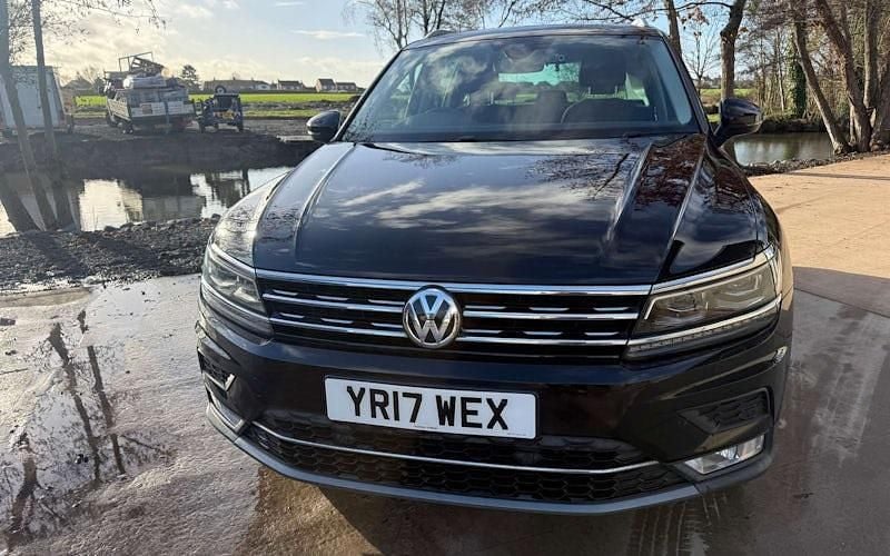 Used VW Tiguan SEL 180 HP (132 kW) 2017 Black SUV