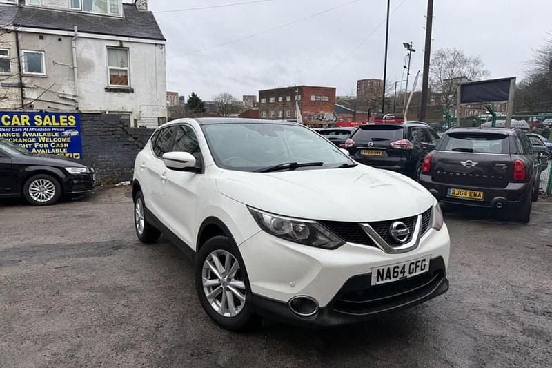 Used Nissan Qashqai Acenta Premium 110 HP (80 kW) 2014 White SUV