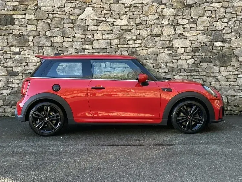Usado Mini Cooper S Hatch 176 CV (129 kW) 2021 Rojo Utilitario