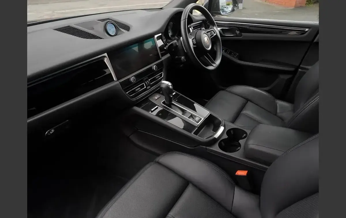Used Porsche Macan 374 HP (275 kW) 2023 Black SUV