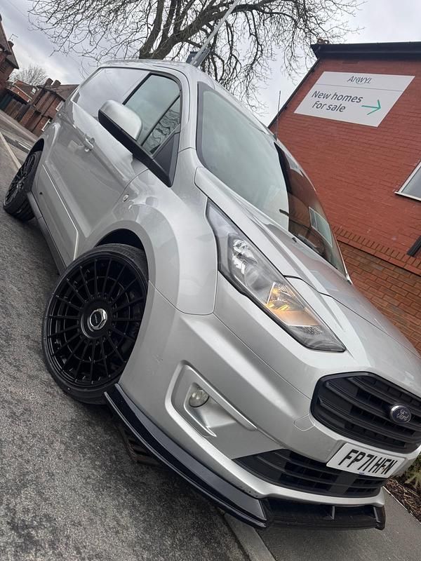 Second-hand Ford Transit Connect Limited 120 CP (88 kW) 2021 Argintiu Monovolum