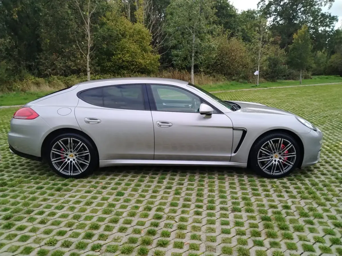 Usado Porsche Panamera 250 HP (183 kW) 2013 Prateado Sedan