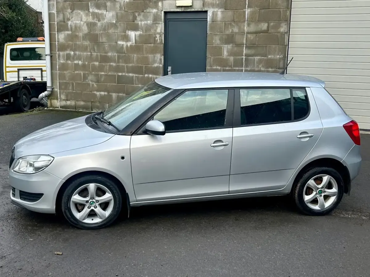 Używany Skoda Fabia SE 70 KM (51 kW) 2013 Srebrny Hatchback