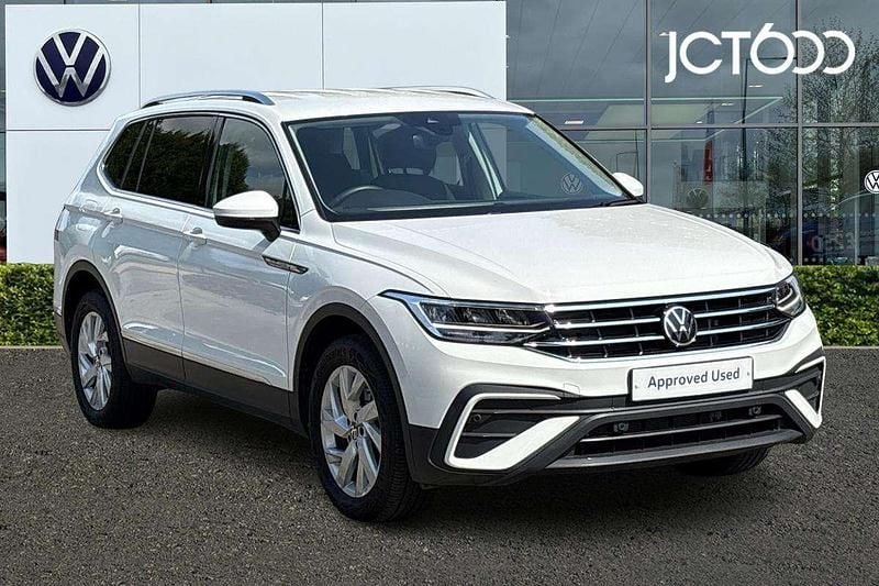 White Used 2023 VW Tiguan Allspace Life SUV | £26,353 (Super price) - Image 1/4