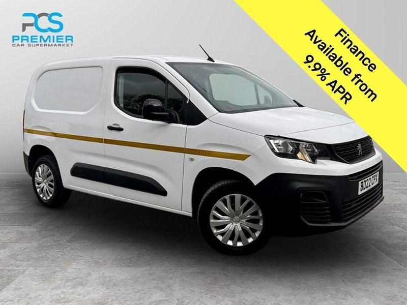 White Used 2022 Peugeot Partner Premium MPV | £7,600 (Super price) - Image 1/3