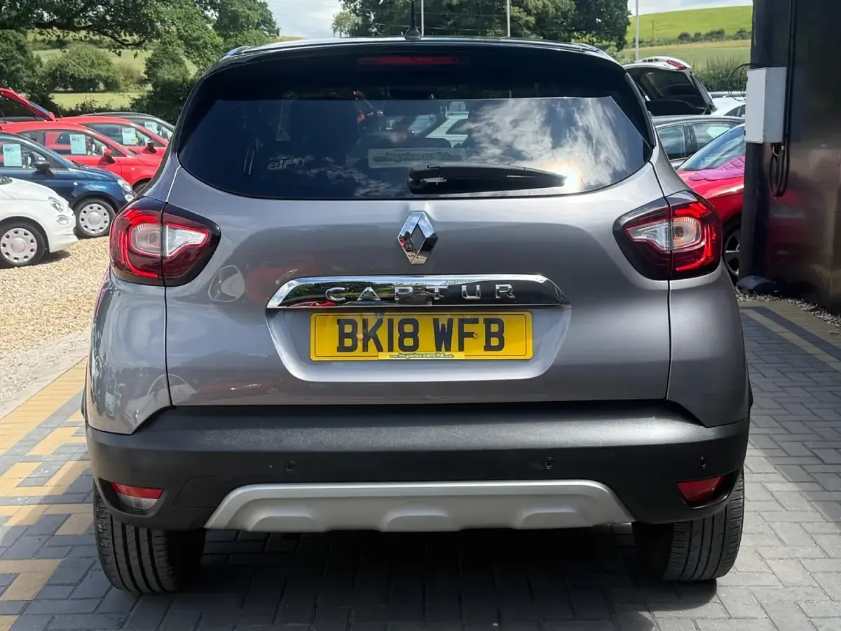 Used Renault Captur Signature 120 HP (88 kW) 2018 Grey/black SUV