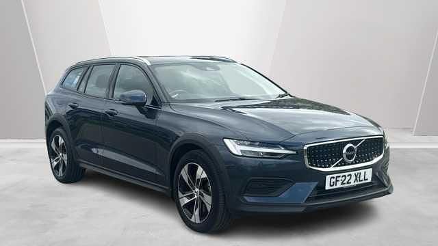 Used Volvo V60 CC 194 HP (142 kW) 2022 Estate