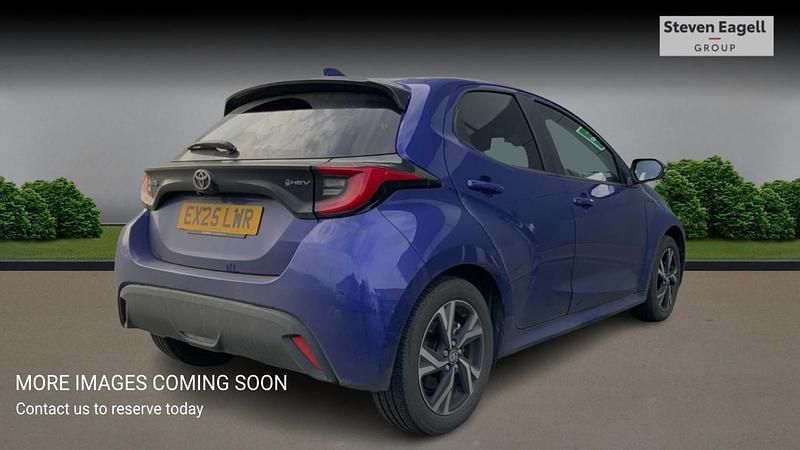 Used Toyota Yaris Hybrid Design 116 HP (85 kW) 2025 Blue Hatchback