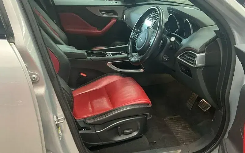 Usado Jaguar F-Pace R-Sport 179 HP (131 kW) 2020 SUV