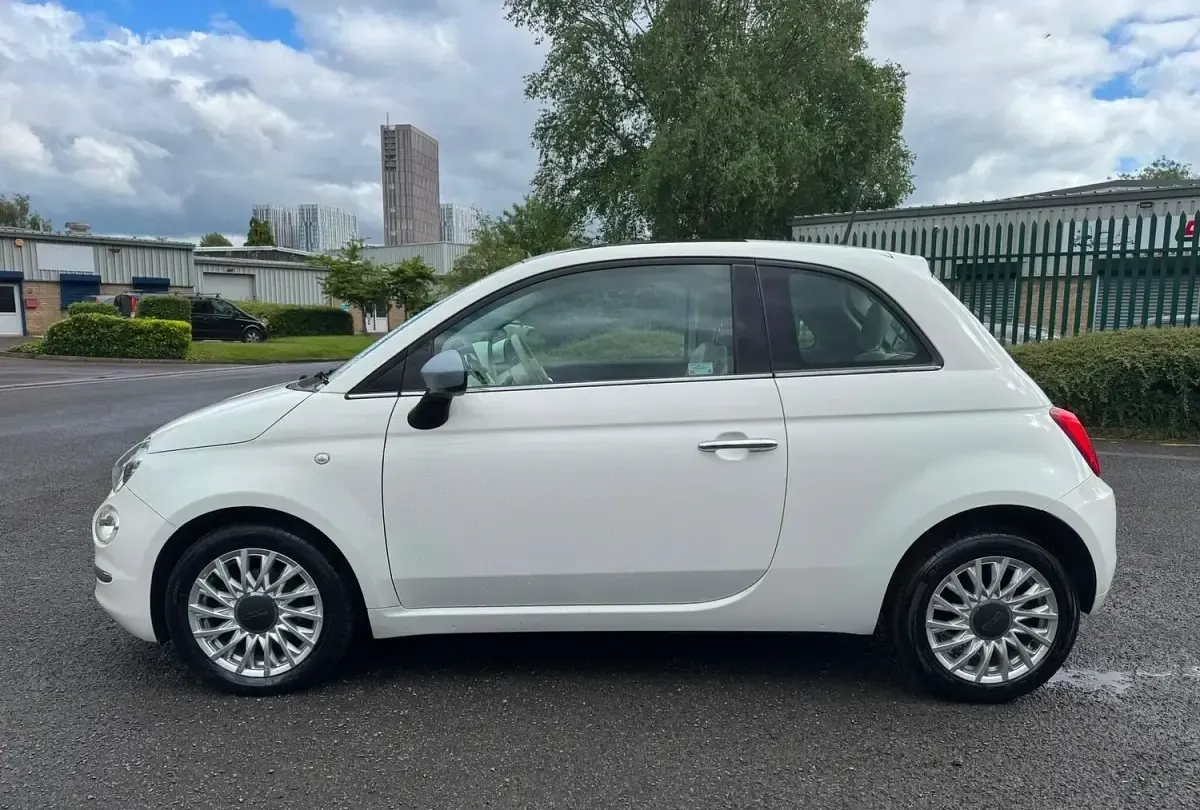 Used Fiat 500 Lounge 69 HP (50 kW) 2015 White Hatchback