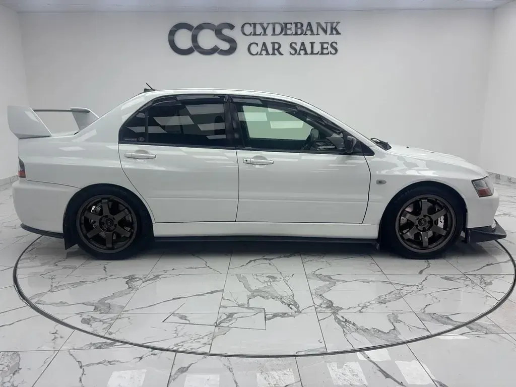 Used Mitsubishi Lancer 450 HP (330 kW) 2016 White Sedan