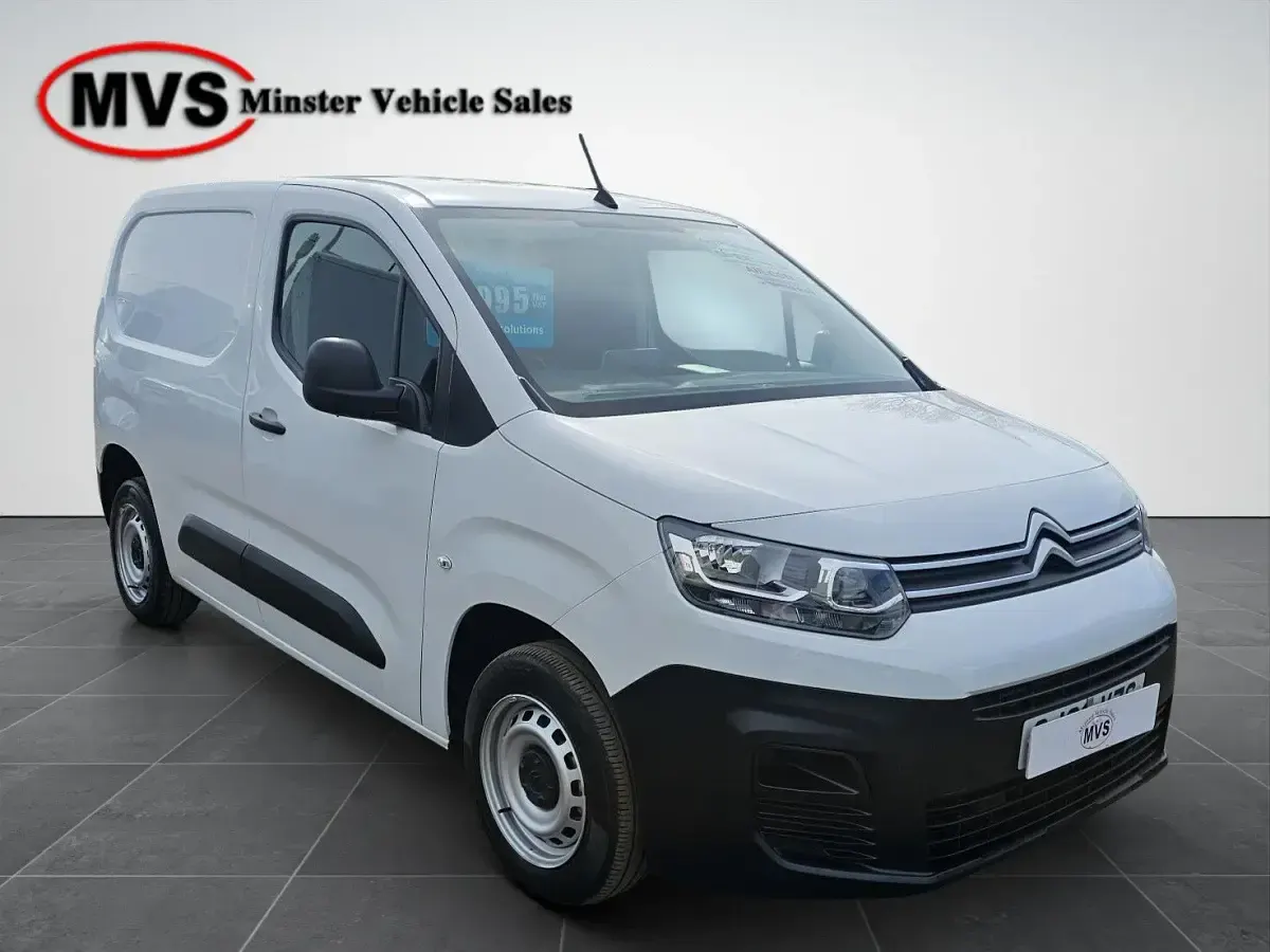 Used Citroën Berlingo 100 HP (73 kW) 2023 White MPV