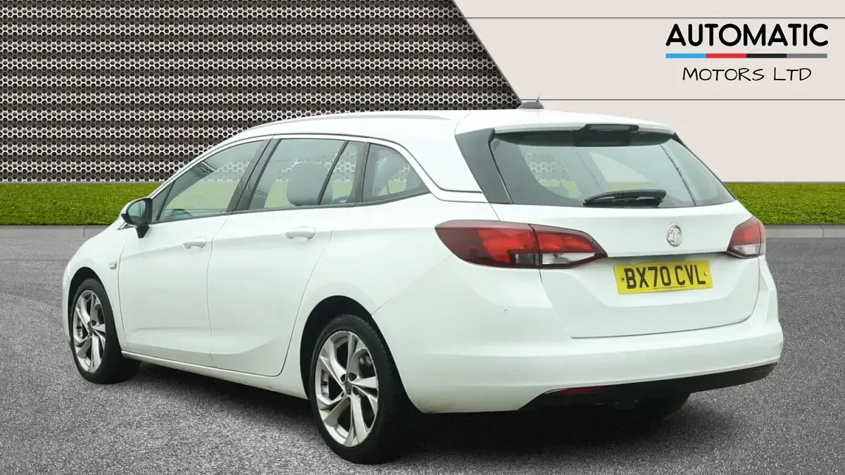 Used Vauxhall Astra SRi 145 HP (106 kW) 2020 White Estate
