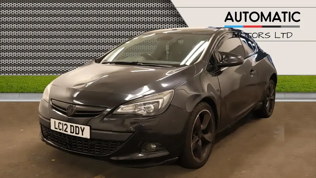 Used Vauxhall Astra SRi 140 HP (102 kW) 2012 Black Coupe