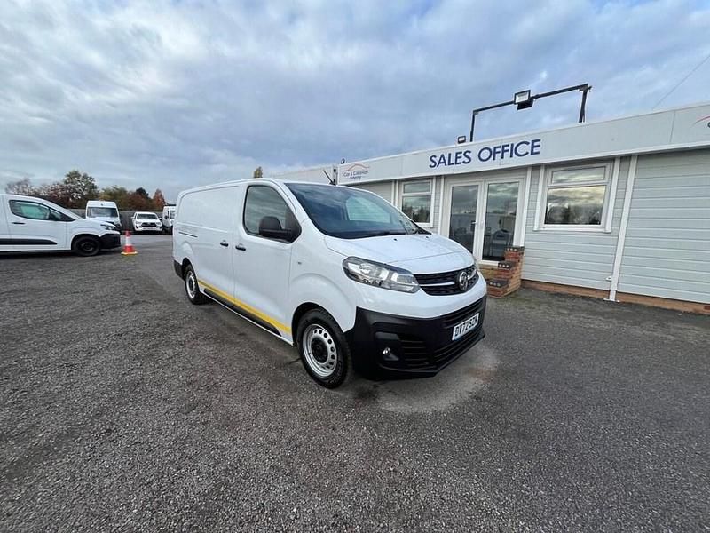 White Used 2022 Vauxhall Vivaro S Van | £12,350 (Good price) - Image 1/4