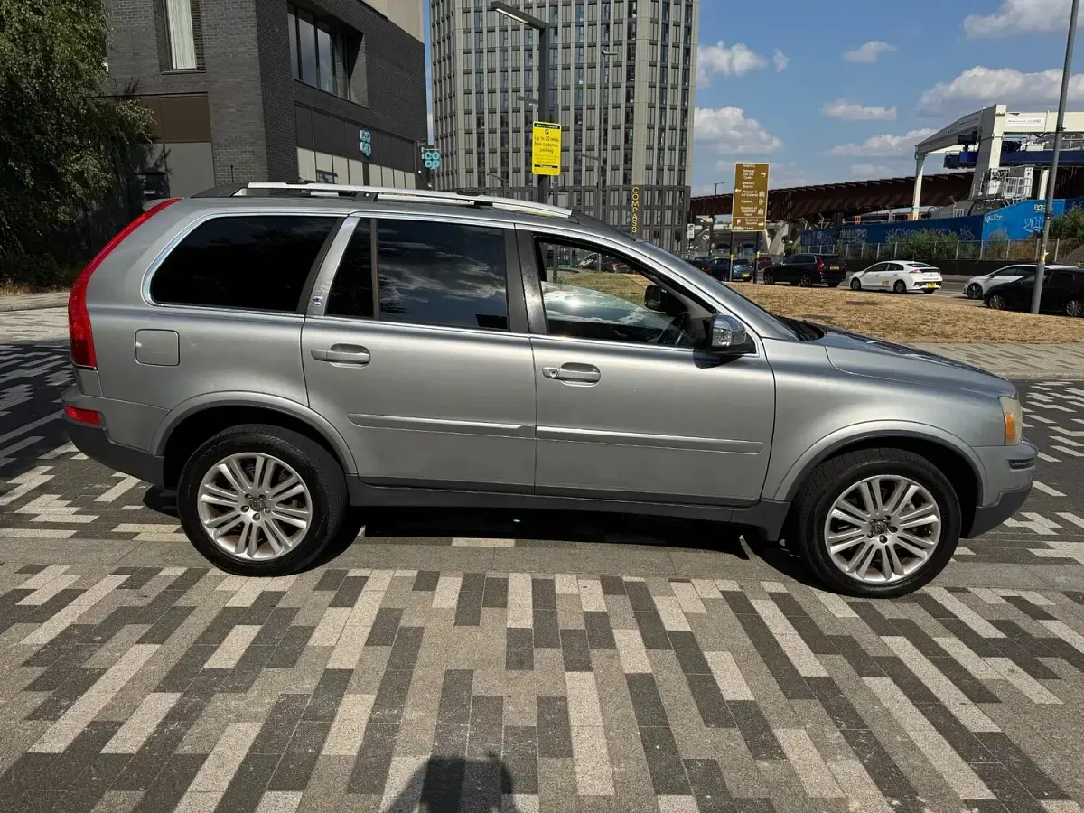 Used Volvo XC90 Executive 2010 Silver SUV