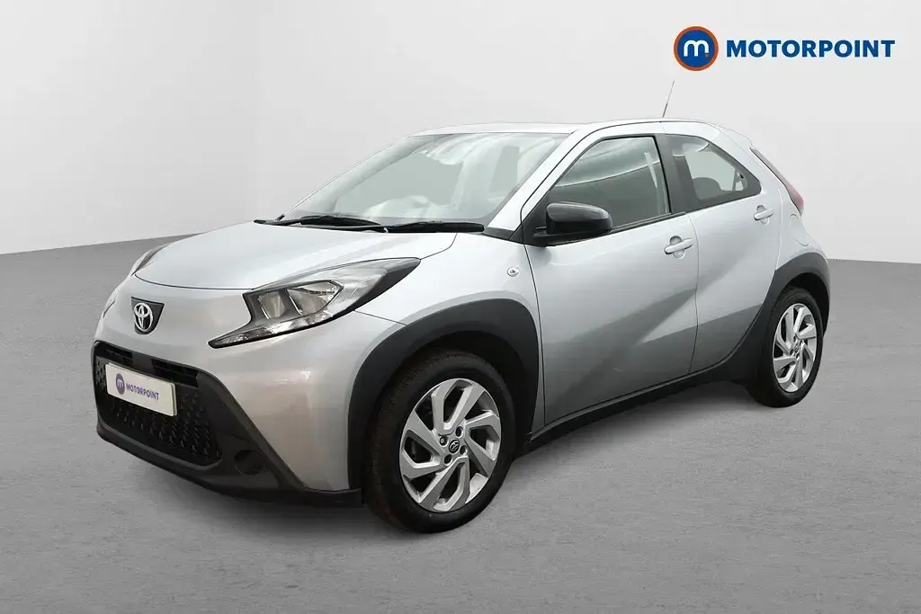 Used Toyota Aygo X PURE 2023 Silver SUV