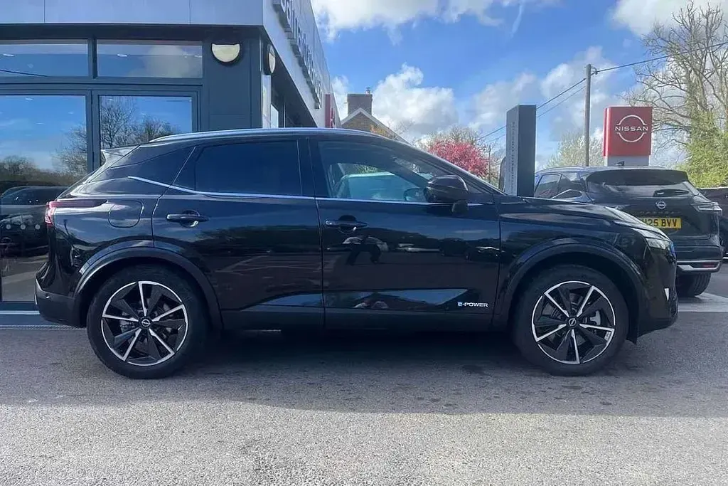 Used Nissan Qashqai Tekna 190 HP (139 kW) 2023 Black SUV