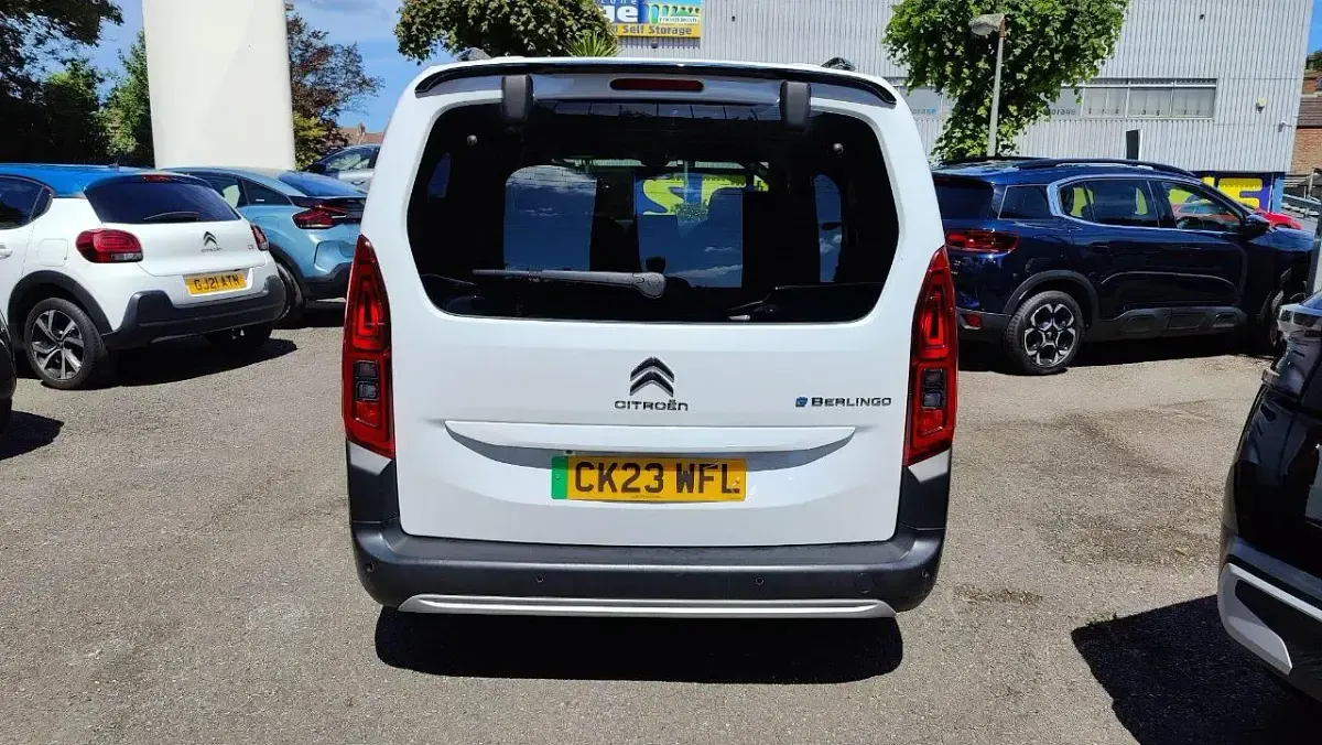 Used Citroën Berlingo XTR 98 kW (134 HP) 2023 White MPV