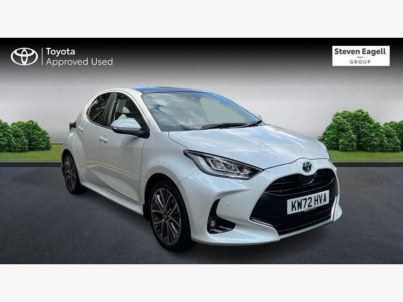 White Used 2023 Toyota Yaris Hybrid Hatchback | £17,405 (Fair price) - Image 1/3