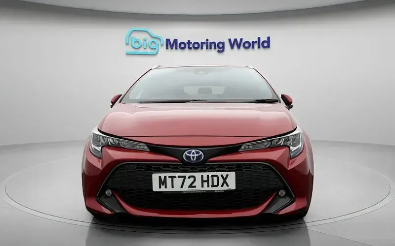 Used Toyota Corolla Design 196 HP (144 kW) 2022 Red Estate