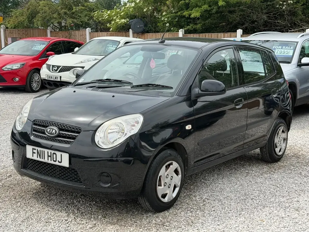 Used Kia Picanto 60 HP (44 kW) 2011 Black Hatchback