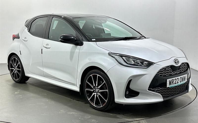 Begagnad Toyota Yaris Hybrid Sport 116 HK (85 kW) 2022 Halvkombi