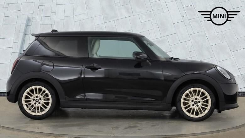 Used Mini Cooper Exclusive 150 kW (204 HP) 2025 Hatchback