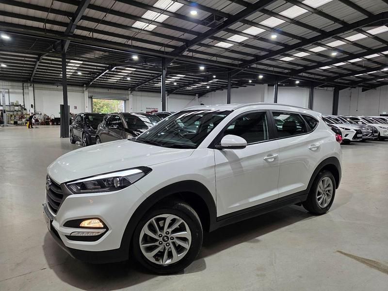White Used 2018 Hyundai Tucson SE SUV | £8,440 (Super price) - Image 1/4