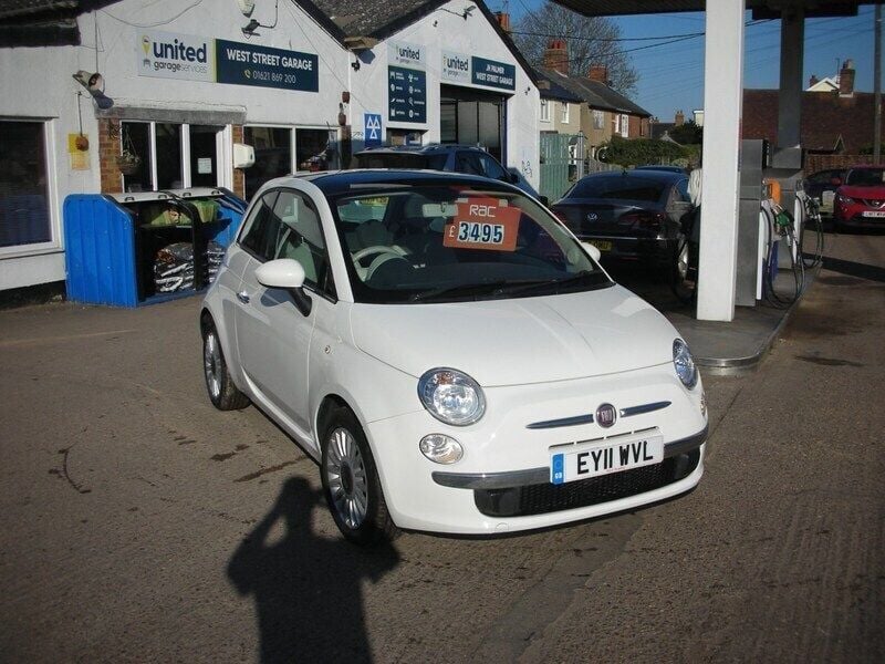 White Used 2011 Fiat 500 Lounge Hatchback | £3,495 (Fair price) - Image 1/4