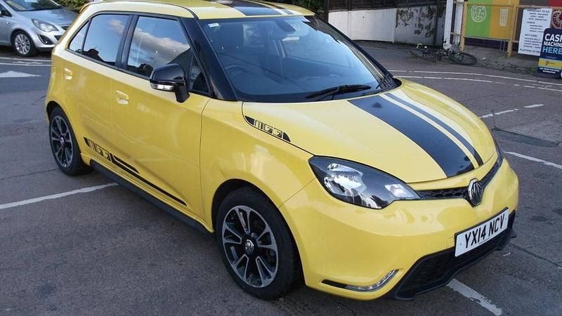 Yellow Used 2014 MG MG3 Hatchback | £3,495 (Fair price) - Image 1/4