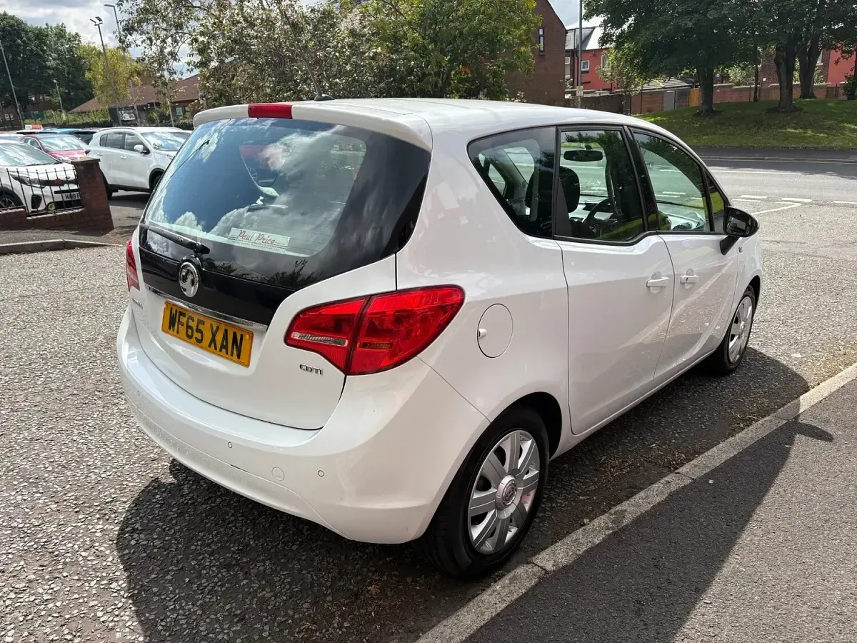 Used Vauxhall Meriva 136 HP (100 kW) 2015 White MPV
