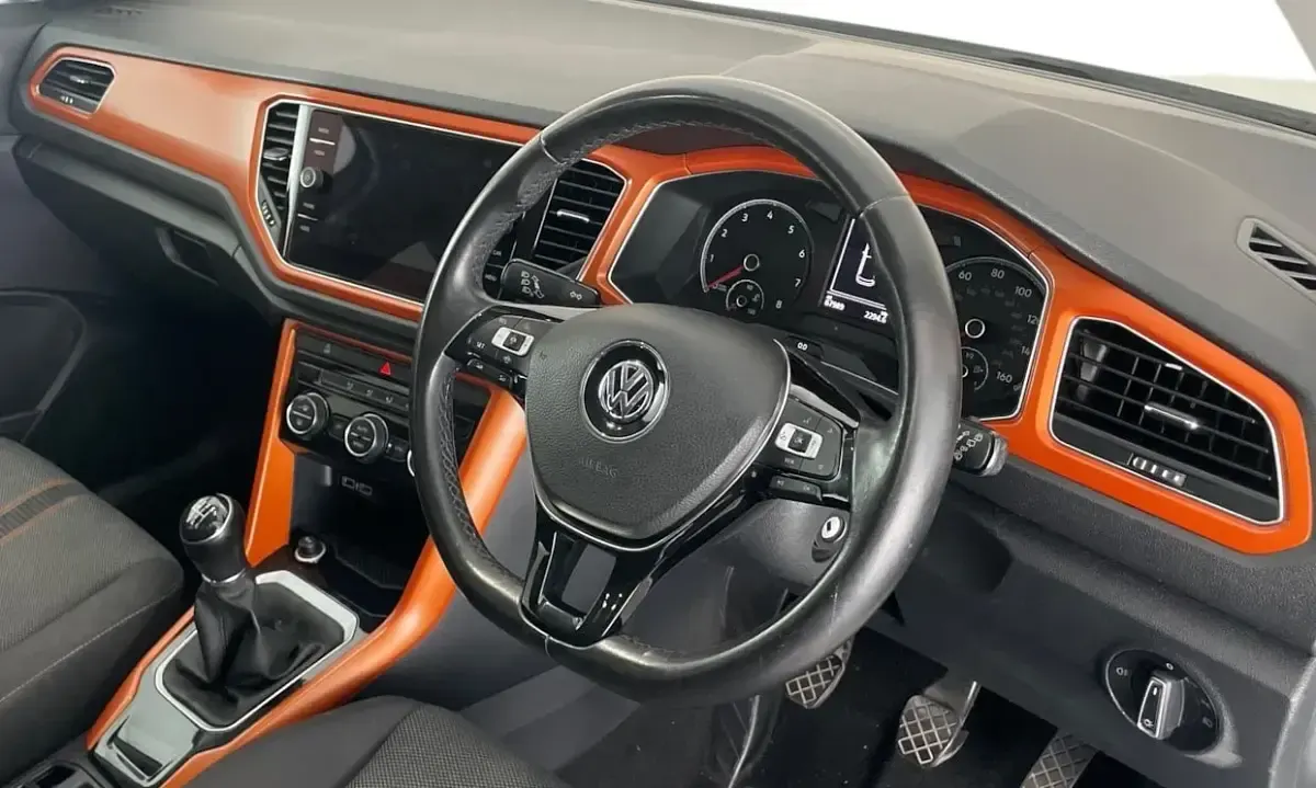 Used VW T-Roc Design 115 HP (84 kW) 2019 White SUV
