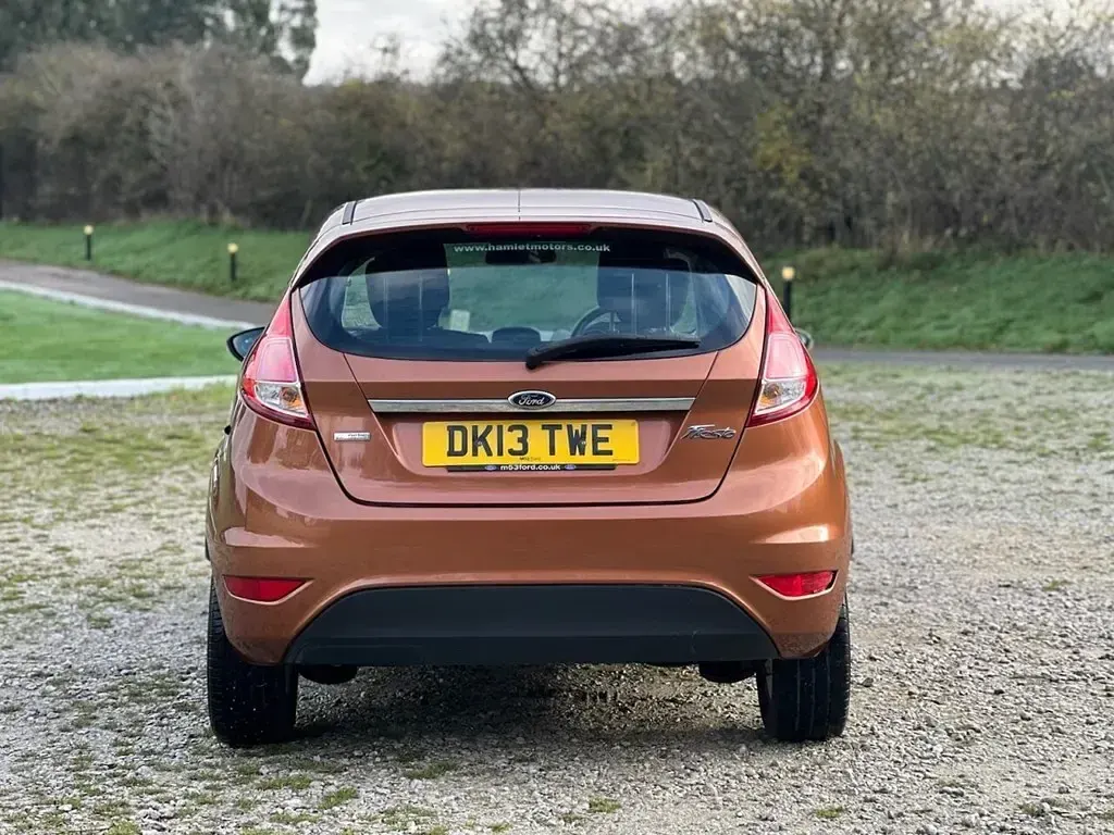 Used Ford Fiesta Zetec 80 HP (58 kW) 2013 Yellow Hatchback