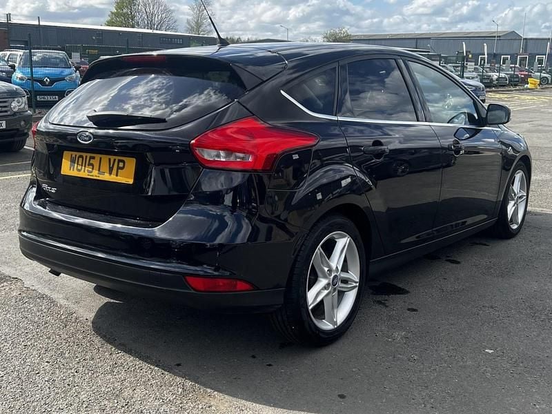 Used Ford Focus Zetec 120 HP (88 kW) 2015 Black Hatchback