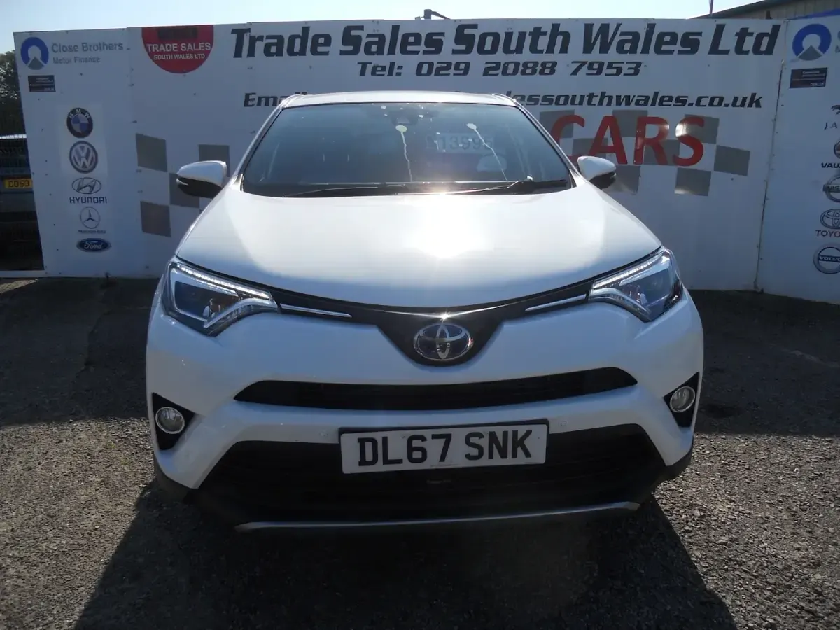 Used Toyota RAV4 Design 2018 White SUV