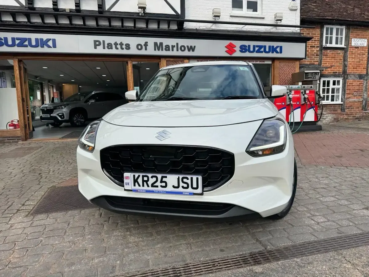 Used Suzuki Swift 2025 Pure white Hatchback