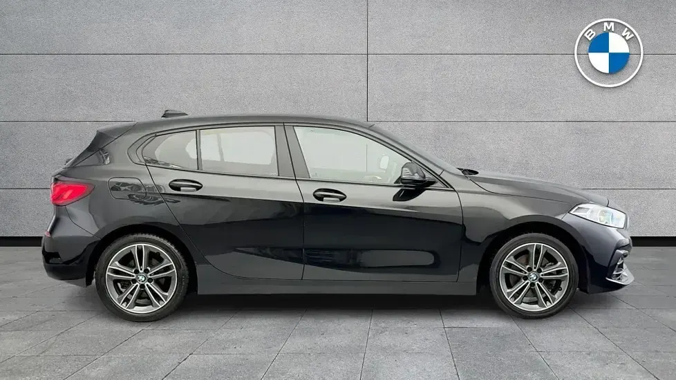 Used BMW 118 Sport Line 134 HP (98 kW) 2022 Black