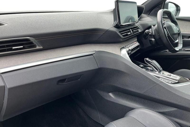 Used Peugeot 5008 GT 179 HP (131 kW) 2023 White SUV