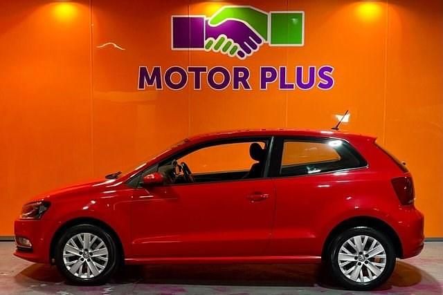 Used VW Polo SE 60 HP (44 kW) 2014 Red Hatchback